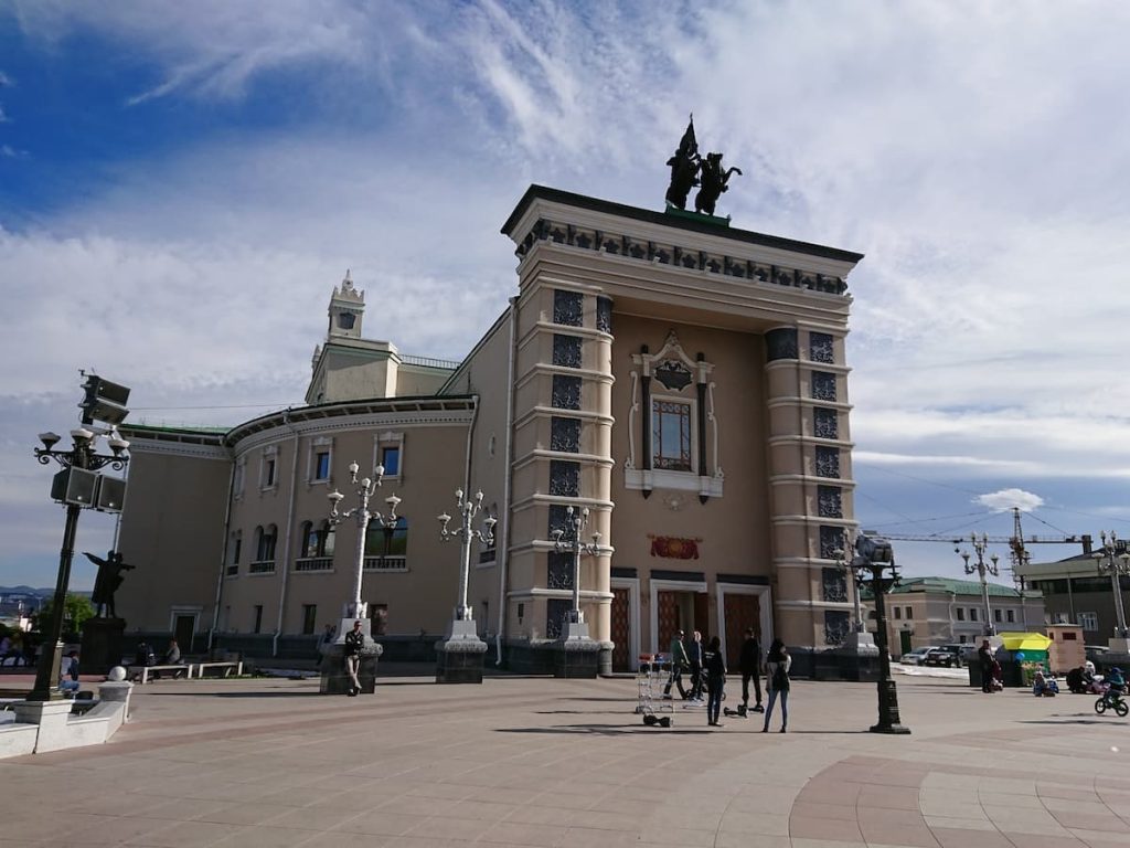 日本人抑留者が建設したオペラ・バレエ劇場