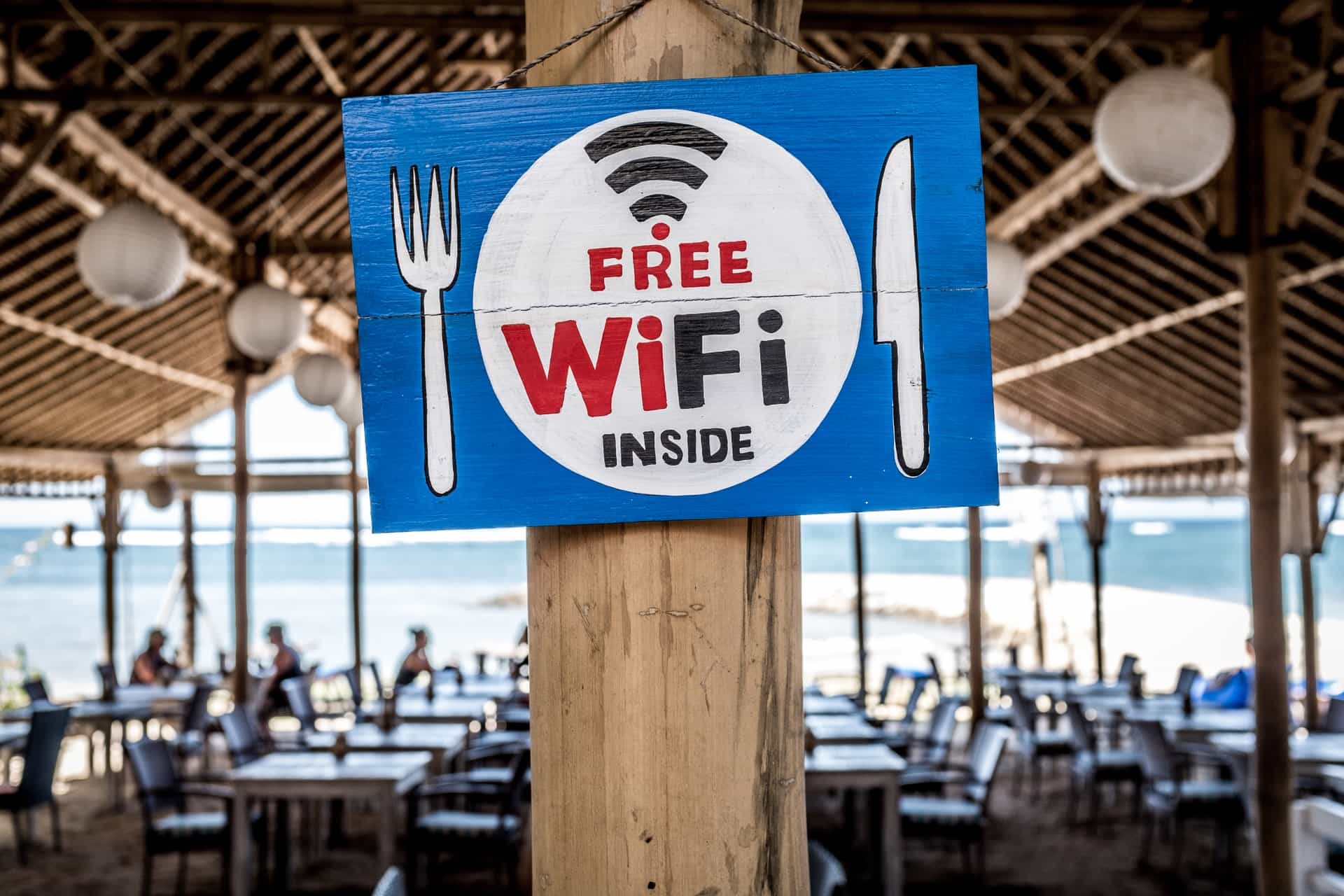 無料Wi-Fi の FREESPOT の設定方法